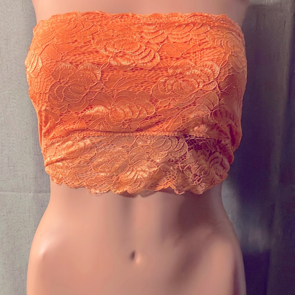 Orange laced front halter
Made by ITZON